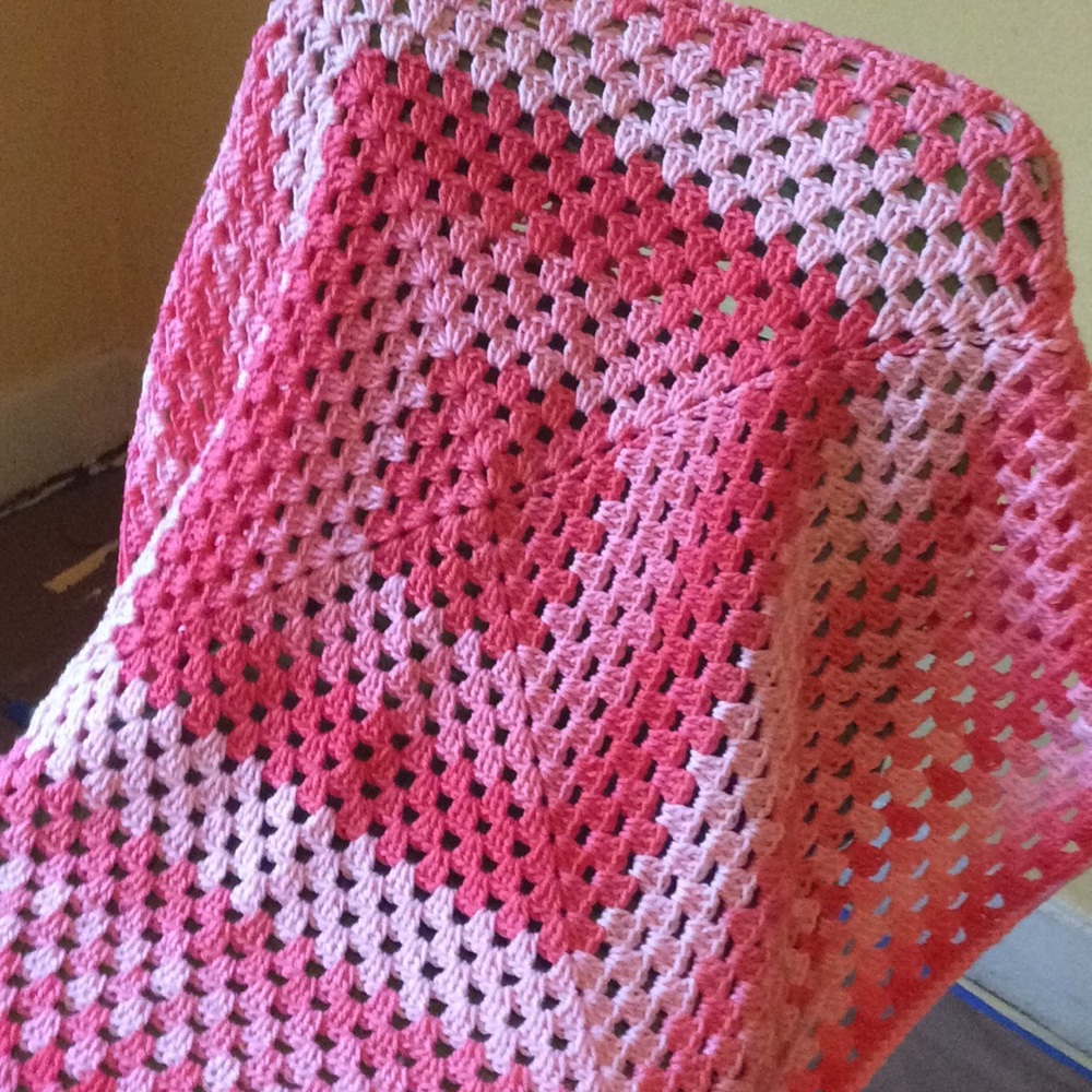 🧶Lovely Pink Coral Crocheted Blanket🧶